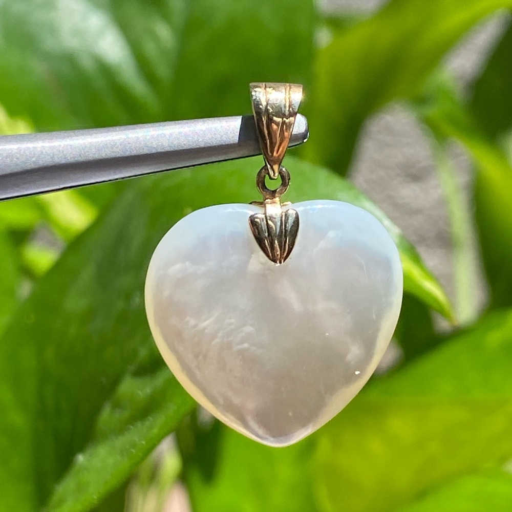 14KT mother of pearl heart ♥️